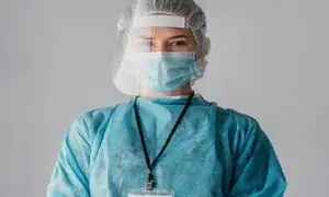 بررسی لباس ایزوله بیمارستانی چیست و چه کاربردی دارد؟