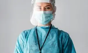 بررسی لباس ایزوله بیمارستانی چیست و چه کاربردی دارد؟