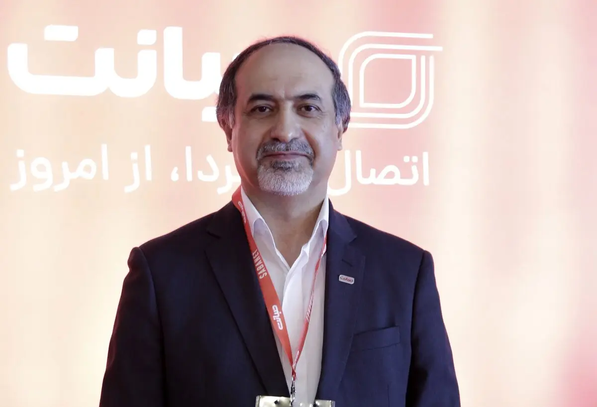 صبانت در الکامپ ۱۴۰۴؛ اتصال ۱.۵ میلیون خانوار ایرانی به فیبر نوری