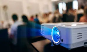 ۳ ویدئو پروژکتور مناسب اداره ها