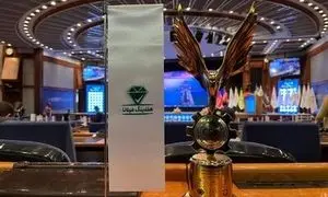 میلانا تندیس استاندارد گرفت