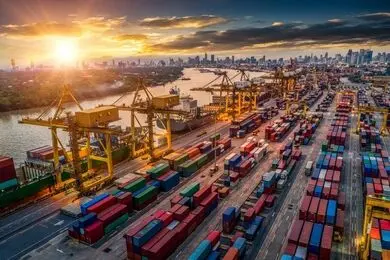 بروکراسی اداری با شرایط جنگی کشور تطبیق پیدا نکرده است