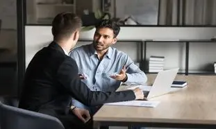 چرا فن بیان در موفقیت شغلی مهم است؟ + راهکار تقویت