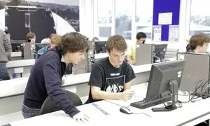 با گذراندن دوره‌ های کامپیوتر، مسیر شغلی ‌ات را متحول کن