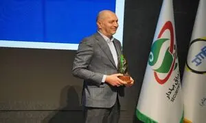 تندیس برترین نهاد مالی به تامین سرمایه لوتوس رسید