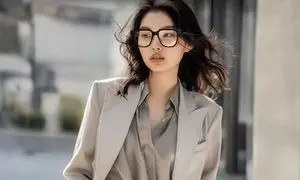 رونمایی لنوو از عینک هوشمند V1 با نمایشگر روشن و ترجمه زنده