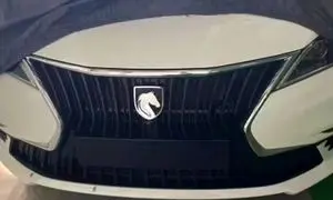 نصب لوگوی جدید ایران خودرو روی محصول اینوی