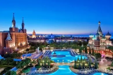 اقامت در کاخ افسانه‌ای؛ بررسی کامل هتل کرملین آنتالیا 