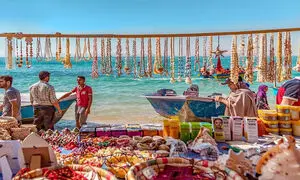 تور قشم زمینی یا هوایی؟ کدام را انتخاب کنیم؟