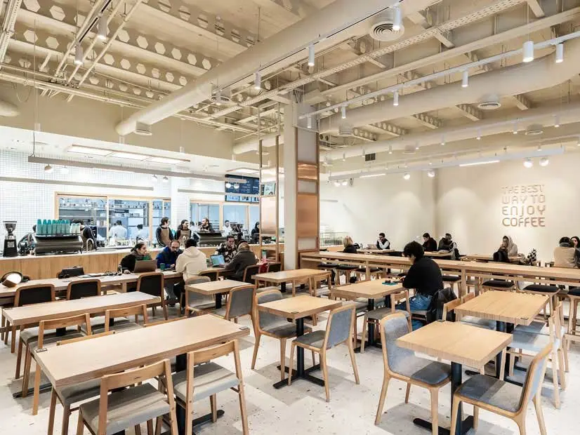 افتتاح دوازدهمین شعبه ساعدی‌ نیا در شیراز 