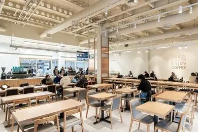 افتتاح دوازدهمین شعبه ساعدی‌ نیا در شیراز 