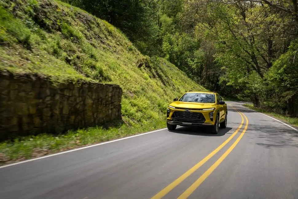 ری‌را : رقیب تازه‌نفس کراس ‌اوورهای چینی+شرایط خرید و فروش خودرو