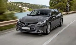 اجاره خودرو خارجی یا ایرانی؟ کدام برای شما مناسب‌تر است؟