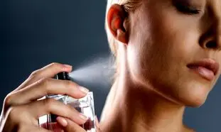 بهترین عطر گرم زنانه برای مهمانی های نوروزی