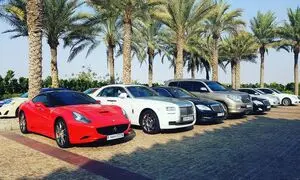اجاره روزانه ماشین در دبی بهتر است یا استفاده از حمل و نقل عمومی؟