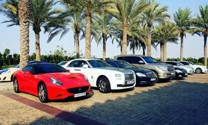 اجاره روزانه ماشین در دبی بهتر است یا استفاده از حمل و نقل عمومی؟