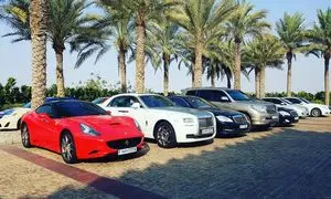 اجاره روزانه ماشین در دبی بهتر است یا استفاده از حمل و نقل عمومی؟