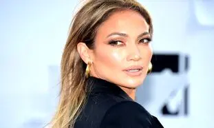 حرکت زشت و زننده جنیفر لوپز با دستیارش