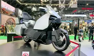 رونمایی از بزرگترین موتورسیکلت برقی جهان