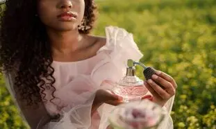 عطرهای مناسب تابستان برای خانم‌ ها و آقایان