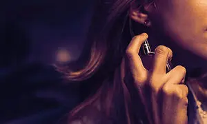 5 عطر زنانه محبوب مناسب قرارهای عاشقانه