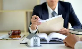 ویژگی‌های بهترین وکیل ملکی چیست؟
