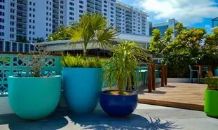 گلدان روف گاردن از چه جنسی باشد؟