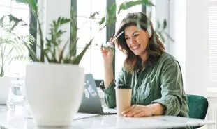 5 گیاه آپارتمانی با نگهداری آسان برای محل کار