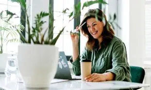 5 گیاه آپارتمانی با نگهداری آسان برای محل کار