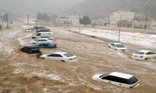 خشم مادر طبیعت در عمان / سیل مرگبار جان چند نفر را گرفت؟