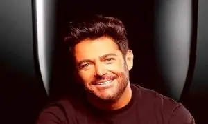تصاویری از محمدرضا گلزار با تسلا جدیدش