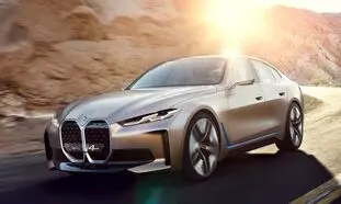 آنچه باید از  بی ام و i4 بدانید