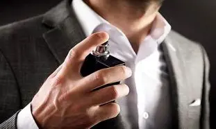 لیست جامع ده عطر برتر مردانه برای هدیه دادن