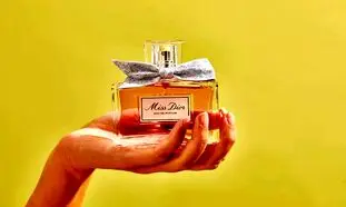 پرفروش ترین عطر زنانه دیور در تمام زمان ها