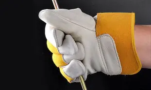 انواع دستکش کار و نکات مهم برای خرید آن