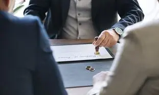 ویژگی های بهترین وکیل طلاق و مشاور حقوقی خانواده