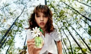 جدیدترین عطر زنانه برای دورهمی های تابستانی