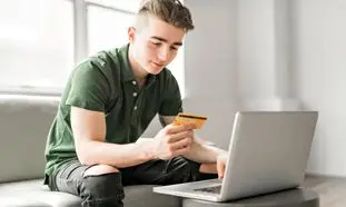 با افتتاح حساب بلوجونیور هدیه نقدی بگیرید