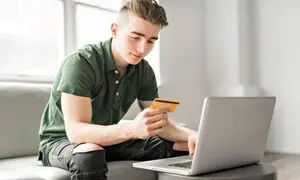 با افتتاح حساب بلوجونیور هدیه نقدی بگیرید