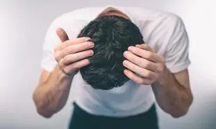 بهترین شامپو ضدشوره مردانه برای موهای چرب