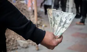 قیمت دلار 200 تومان افت کرد