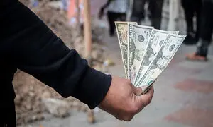قیمت دلار 200 تومان افت کرد