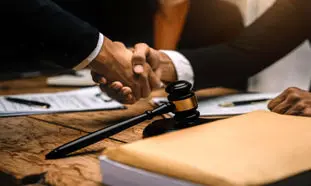 5 ویژگی مهم یک وکیل کیفری مجرب