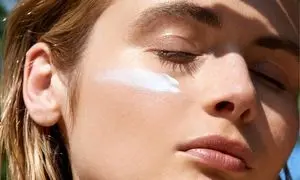 ۵ ضدآفتاب سبک تابستانی زیر ۳۰۰ هزار تومان