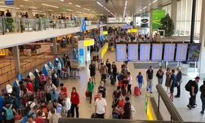 دستگیری خواننده معروف در فرودگاه