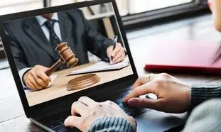 مزایا و چالش ‌‌های انتخاب وکیل آنلاین