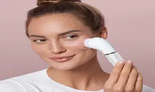 5 برس پاکسازی برقی برای دفع سلول‌های مرده و شفافیت پوست
