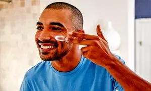 5 کرم ضدآفتاب فاقد رد سفیدی و چربی مناسب آقایان + قیمت