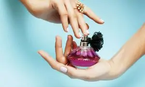 5 عطر زنانه لوکس که تابستان 1403 غوغا می کند