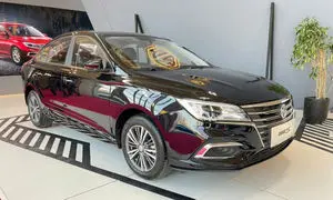 خودروی اسپرت با بودجه زیر 2 میلیارد؛ قیمت روز خودرو ام جی جی 5